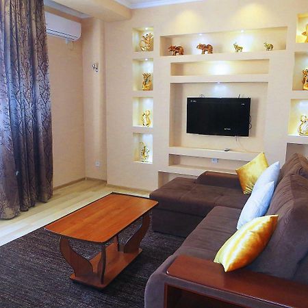 Lux Bishkek Apartment Екстериор снимка