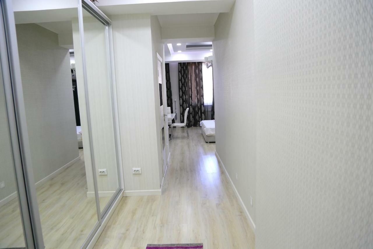 Lux Bishkek Apartment Екстериор снимка